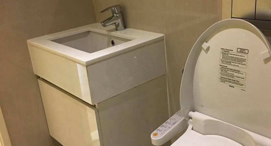For rent 1 bed condo in Watthana, Bangkok