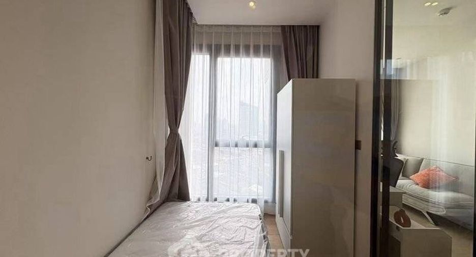 Condo en alquiler de 2 habitaciones en Huai Khwang, Bangkok