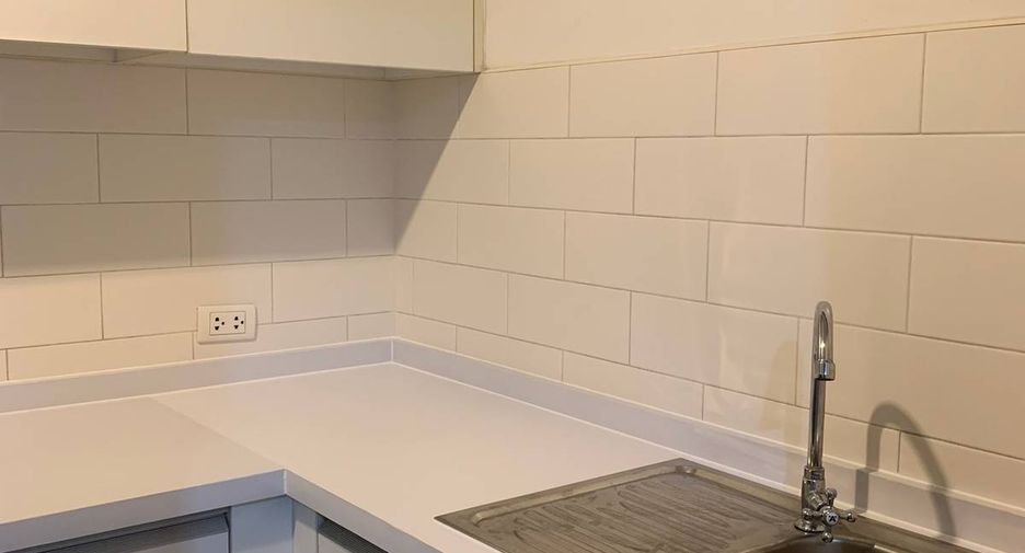 Condo en alquiler de 2 habitaciones en Huai Khwang, Bangkok