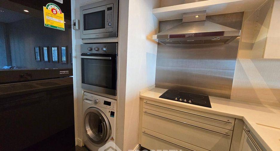 For rent 2 ベッドルーム condo in Pathum Wan, Bangkok