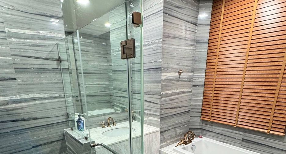 For rent 2 bedrooms condo in Watthana, Bangkok
