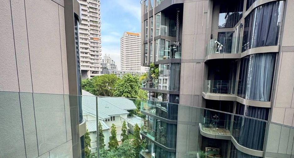 For rent 2 bedrooms condo in Watthana, Bangkok