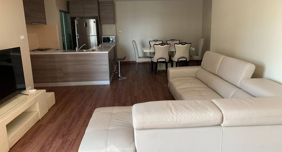 For rent 2 bedrooms condo in Huai Khwang, Bangkok