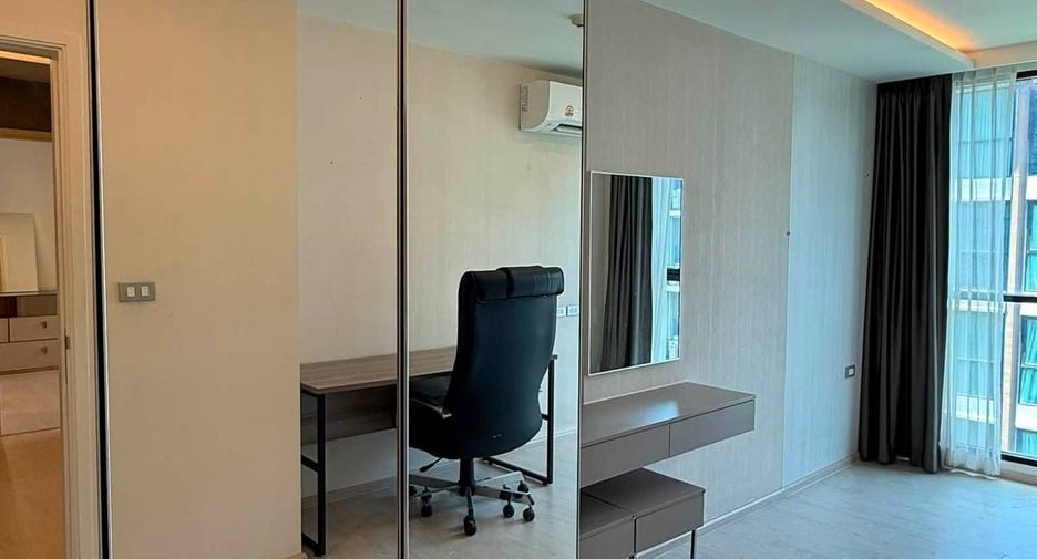 For rent 2 bedrooms condo in Khlong Toei, Bangkok
