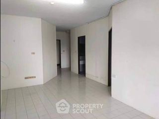 Продажа 3 спальни кондо в Щанг Тхонгланг, Бангкок