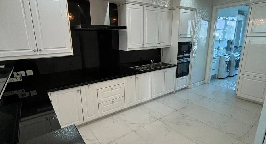 Condo en venta de 4 habitaciones en Watthana, Bangkok