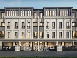 Casa adosada en venta de 3 habitaciones en Yan Nawa, Bangkok