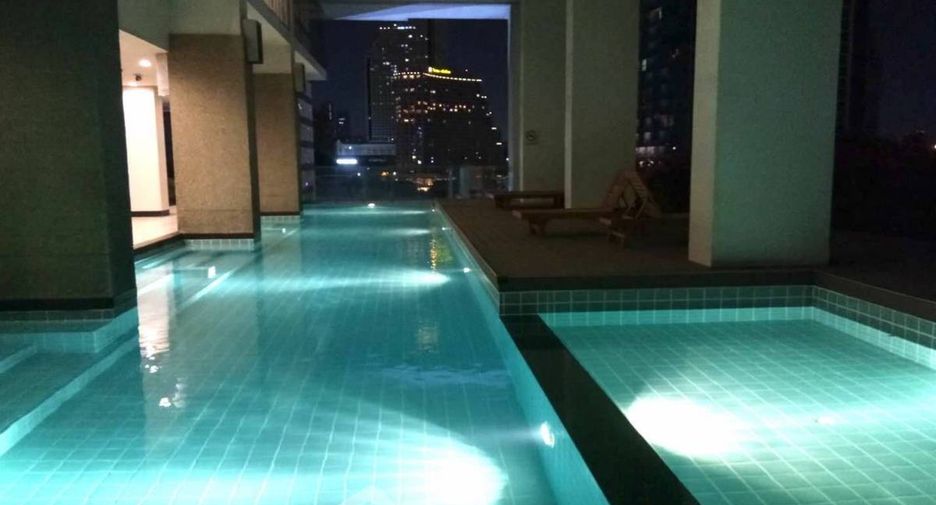 For sale 2 bedrooms condo in Khlong San, Bangkok