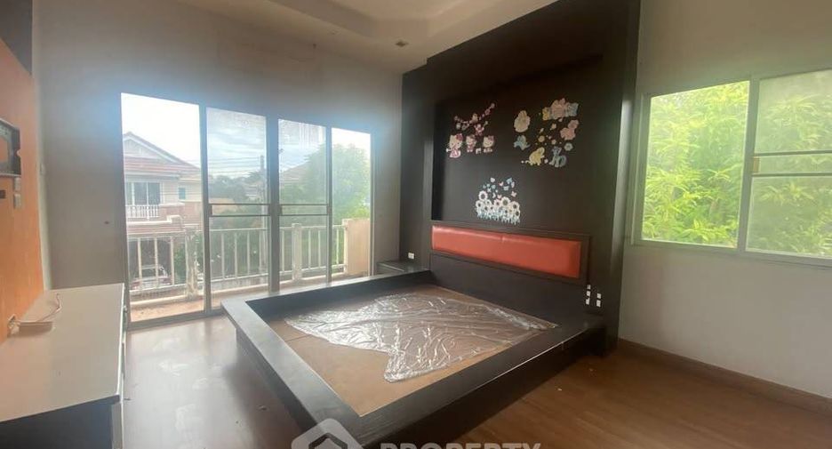 For sale 3 bedrooms house in Si Racha, Chonburi