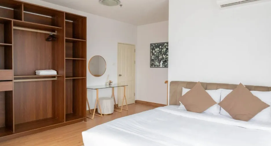 For rent 3 bedrooms condo in Mueang Chiang Mai, Chiang Mai