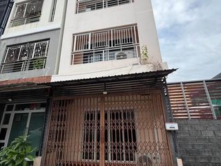 For rent 3 bedrooms townhouse in Bang Kho Laem, Bangkok
