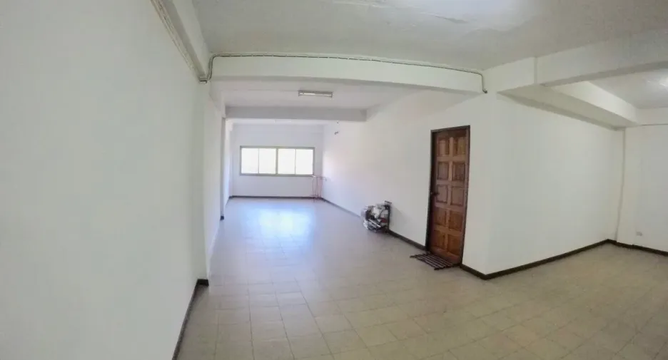 Casa adosada en venta de 1 habitaciones en Bang Lamung, Chonburi