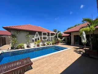 出租 3 卧室 独立屋 在 Si Racha, Chon Buri