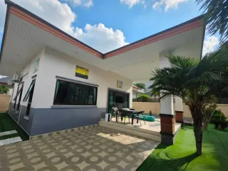 À louer 3 chambres maison à Bang Lamung, Chonburi