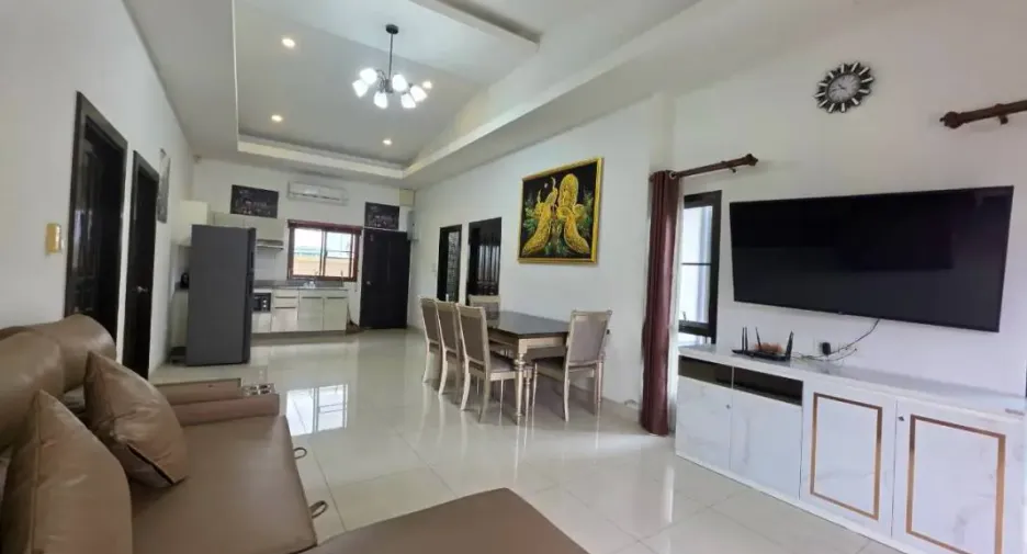 À louer 3 chambres maison à Huay Yai, Pattaya