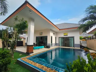 À louer 3 chambres maison à Bang Lamung, Chonburi