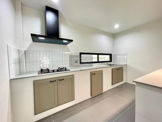 Продажа 4 спальни дом в Дон Муеанг, Бангкок