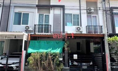 For sale 3 bedrooms townhouse in Mueang Nonthaburi, Nonthaburi