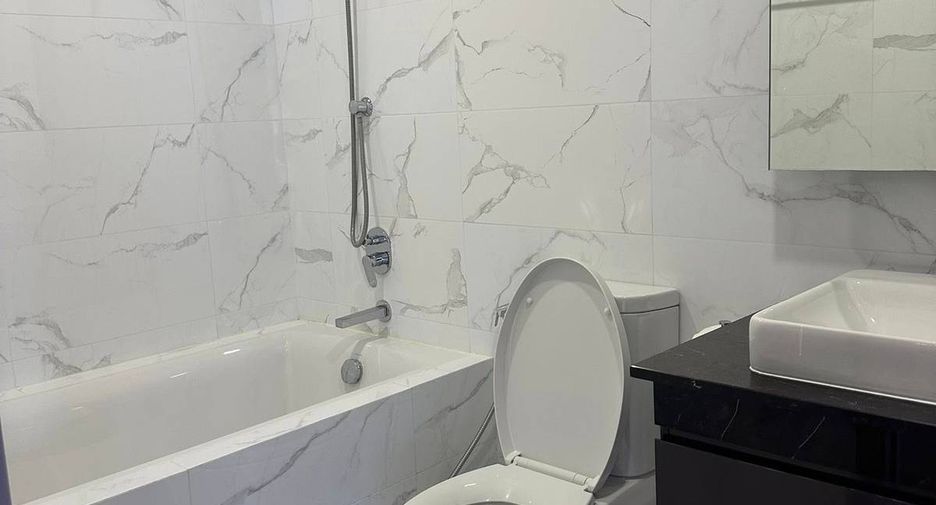 For rent 1 bed condo in Watthana, Bangkok