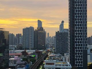 À louer 2 chambres condo à Phra Khanong, Bangkok