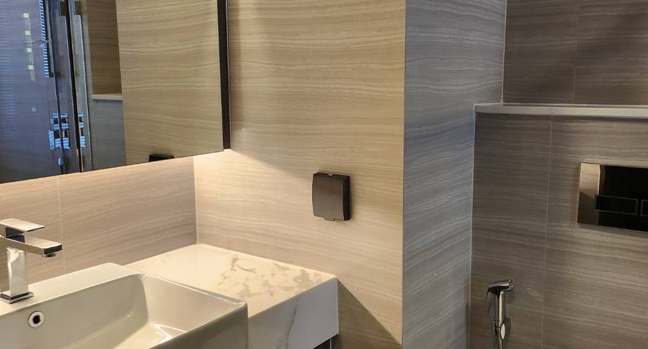 For rent 1 bed condo in Watthana, Bangkok