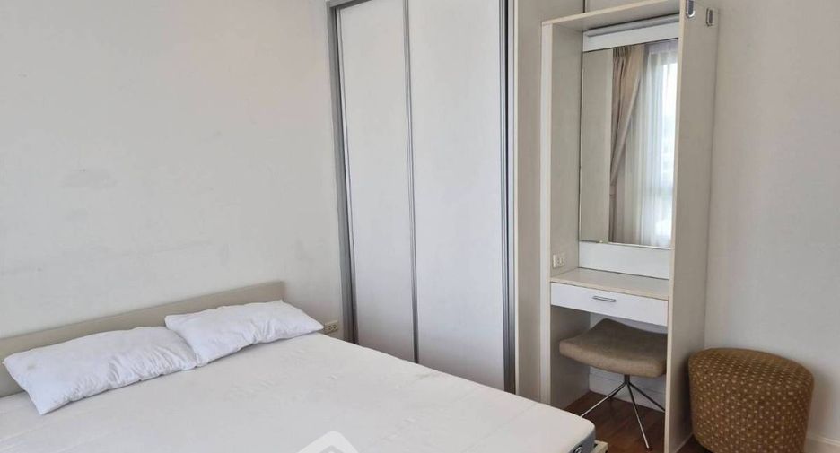 For rent 2 bedrooms condo in Yan Nawa, Bangkok