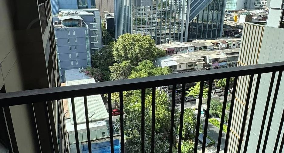 Condo en alquiler de 1 habitaciones en Khlong Toei, Bangkok