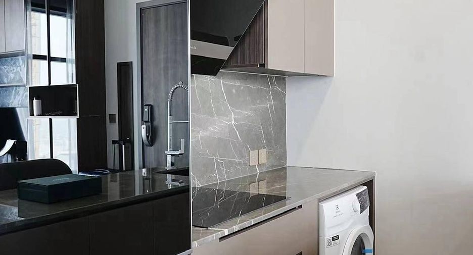 For rent 2 bedrooms condo in Ratchathewi, Bangkok