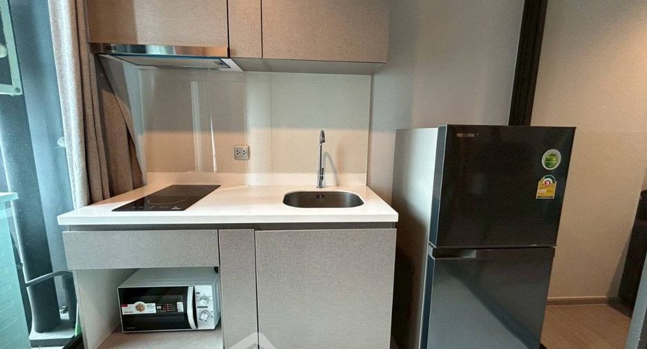 Wohnung zur Miete mit 1 Zimmer in Huai Khwang, Bangkok