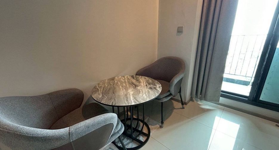 Wohnung zur Miete mit 1 Zimmer in Huai Khwang, Bangkok