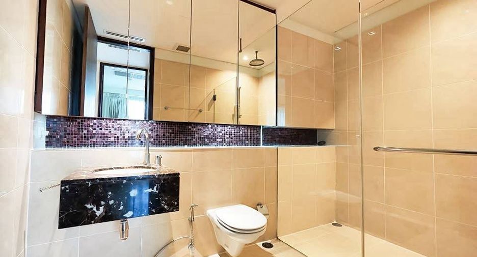 For rent 2 bedrooms condo in Khlong Toei, Bangkok