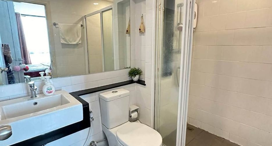 Condo en alquiler de 2 habitaciones en Bang Kho Laem, Bangkok