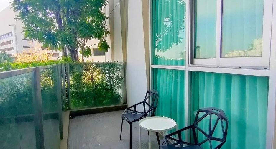 For rent 2 bedrooms condo in Huai Khwang, Bangkok