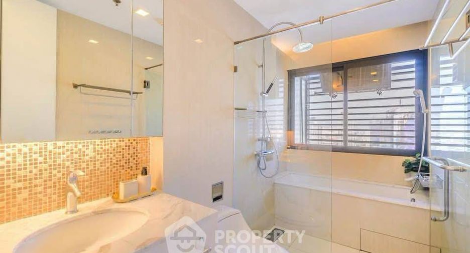 For rent 2 bedrooms condo in Watthana, Bangkok