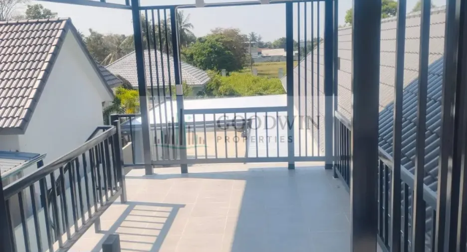À louer et à vendre 3 chambres maison à Huay Yai, Pattaya
