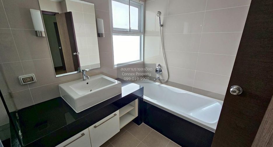 Condo en alquiler de 3 habitaciones en Bang Kho Laem, Bangkok