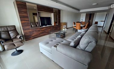 Condo en alquiler de 3 habitaciones en Bang Kho Laem, Bangkok