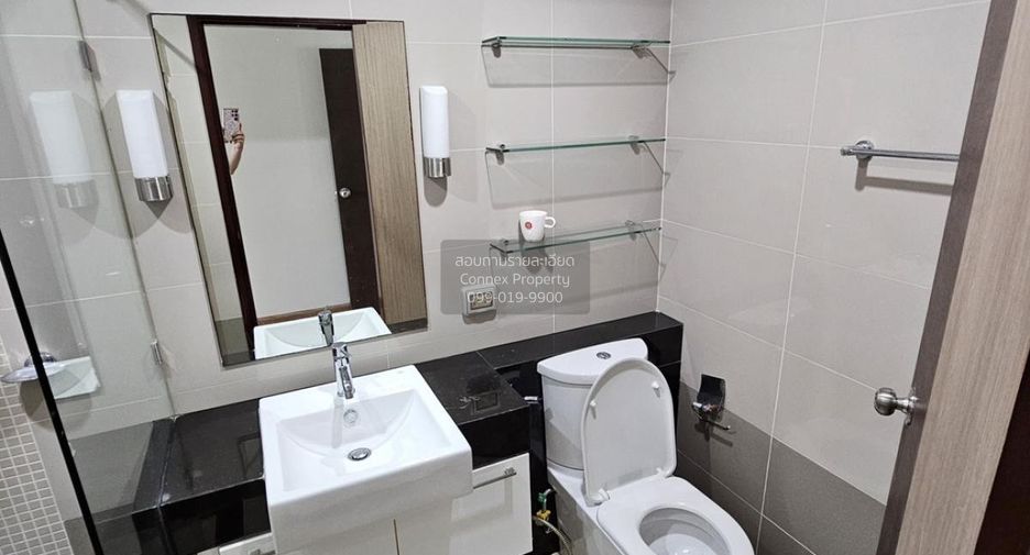 Condo en alquiler de 3 habitaciones en Bang Kho Laem, Bangkok