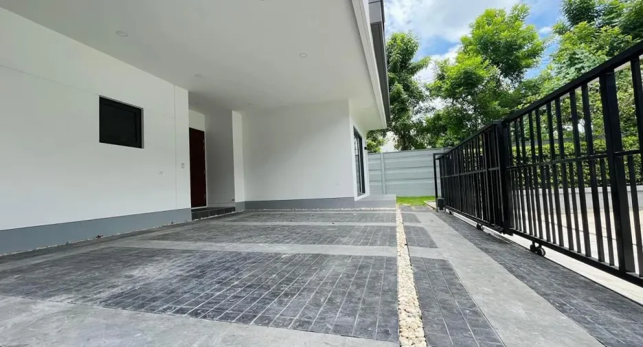 Haus zum Kauf mit 4 Zimmer in Prawet, Bangkok