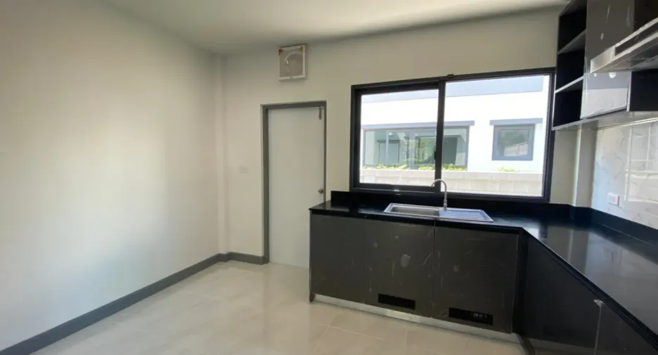 Haus zum Kauf mit 4 Zimmer in Prawet, Bangkok