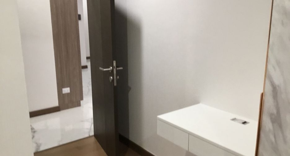 Аренда и продажа 2 спальни кондо в Банг Рак, Бангкок
