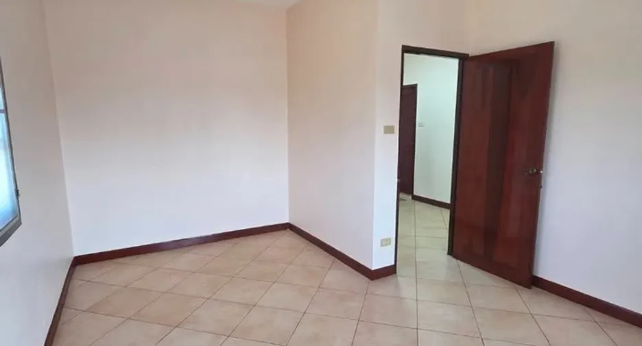出售 4 卧室 独立屋 在 Bang Lamung, Chon Buri