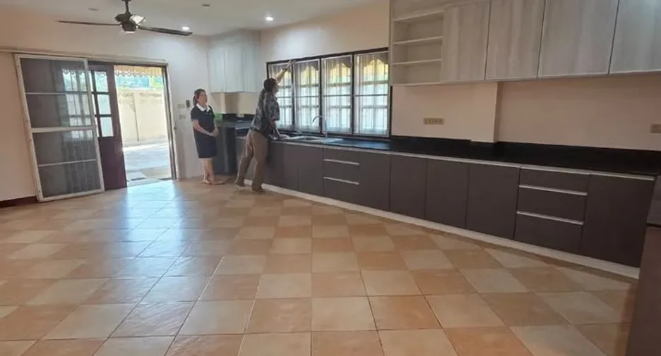 出售 4 卧室 独立屋 在 Bang Lamung, Chon Buri