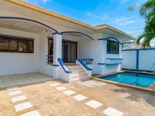 À louer 3 chambres villa à Bang Lamung, Chonburi