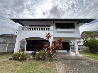 Casa en alquiler de 3 habitaciones en Thalang, Phuket
