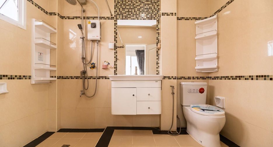 For rent 4 bedrooms house in Bang Khen, Bangkok