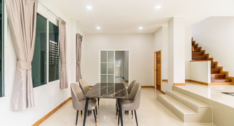 For rent 4 bedrooms house in Bang Khen, Bangkok