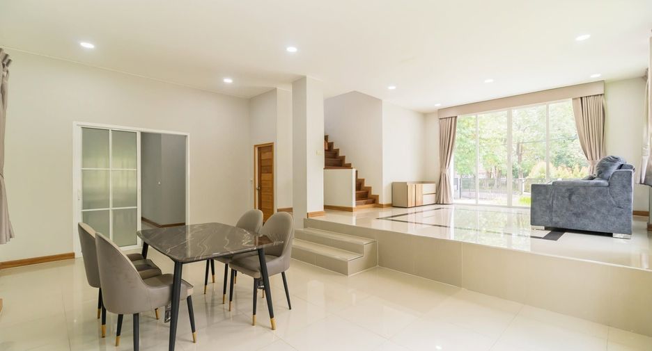 For rent 4 bedrooms house in Bang Khen, Bangkok