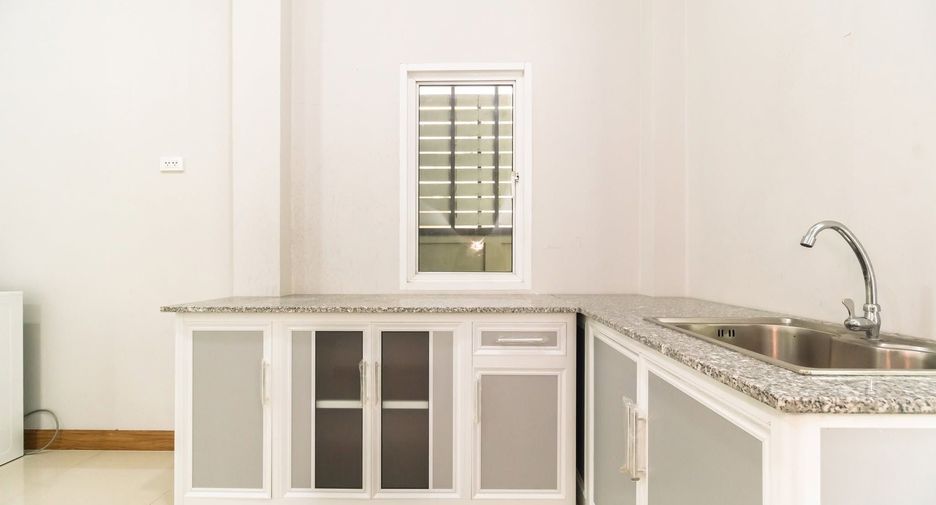 For rent 4 bedrooms house in Bang Khen, Bangkok