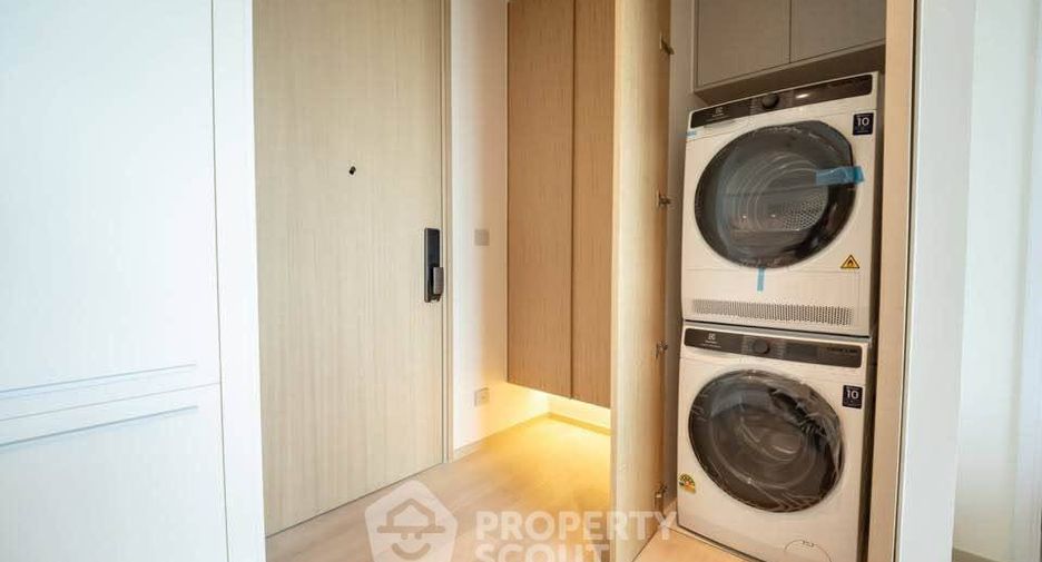 Продажа 1 кровать кондо в Сатхон, Бангкок
